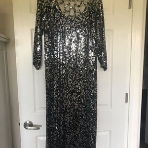 Stunning SEQUINED Evening  Dress!